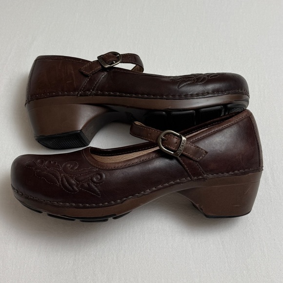 Dansko Savanna Embroidered Brown Leather Mary Jane Clogs Size EU 40 - Picture 1 of 13